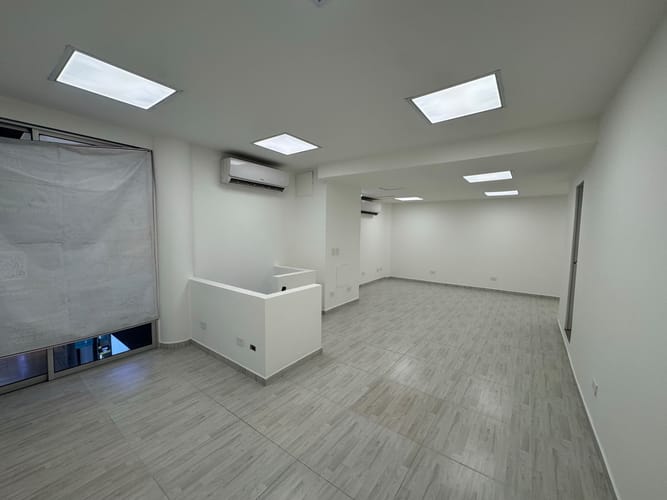 Oficina en arriendo en El Poblado, Medellín, 47 m² · foto 3 de 13