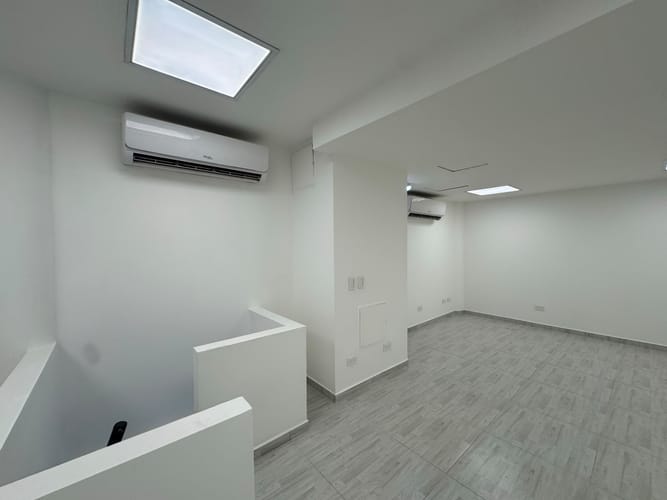 Oficina en arriendo en El Poblado, Medellín, 47 m² · foto 9 de 13