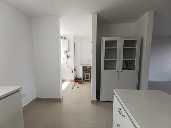 Apartamento de 3 alcobas en arriendo en Jesus Nazareno, Medellín, 220 m² · foto 7 de 20