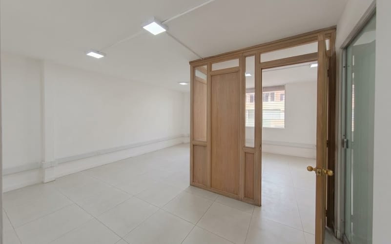 Oficina en arriendo en Laureles, Medellín, 60 m² · foto 2 de 10