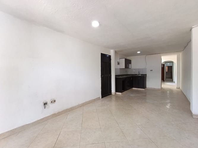 Apartamento de 3 alcobas en arriendo en Cristo Rey, Medellín, 90 m² · foto 2 de 13
