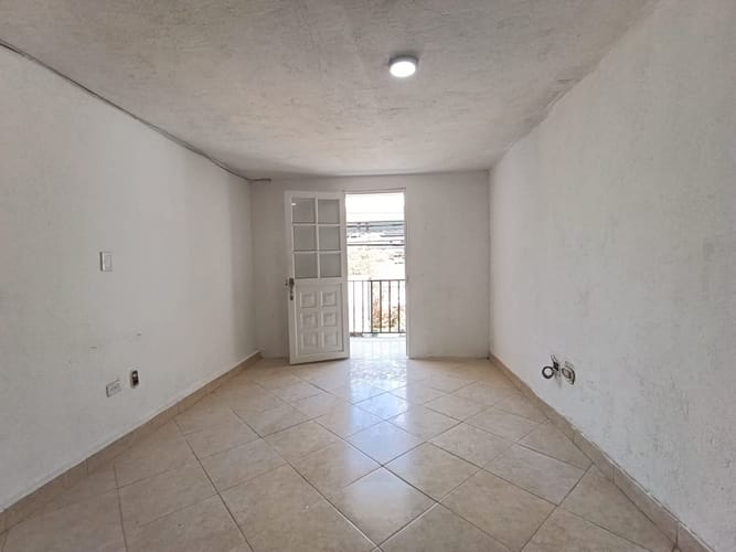 Apartamento de 3 alcobas en arriendo en Cristo Rey, Medellín, 90 m² · foto 3 de 13