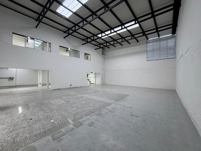 Local en arriendo en El Poblado, Medellín, 500 m² · foto 5 de 20