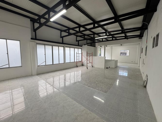 Local en arriendo en El Poblado, Medellín, 500 m² · foto 9 de 20