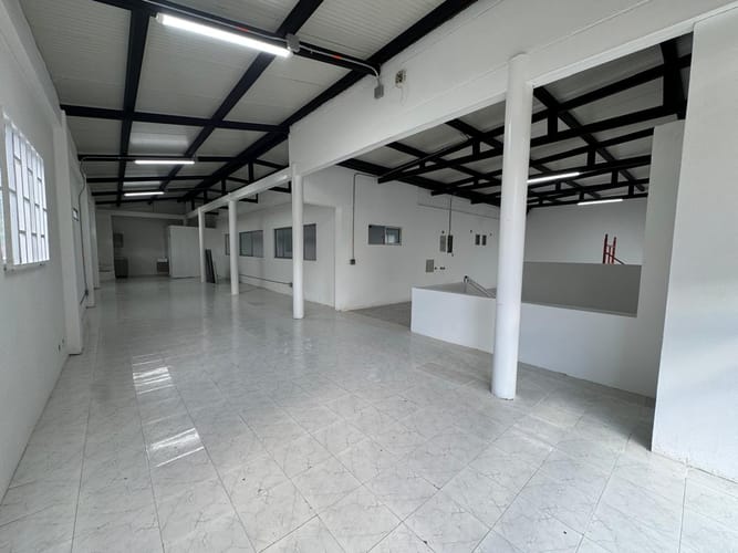Local en arriendo en El Poblado, Medellín, 500 m² · foto 10 de 20