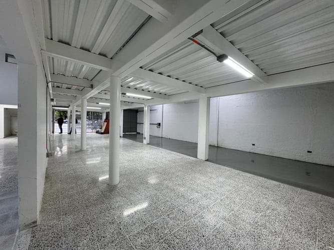 Local en arriendo en El Poblado, Medellín, 500 m² · foto 12 de 20