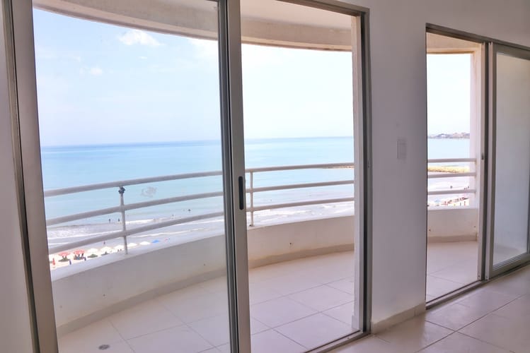 Apartamento de 3 alcobas en arriendo en Bocagrande, Cartagena, 101 m² · foto 5 de 24