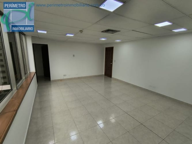 Oficina en arriendo en Milla De Oro, Medellín, 37 m² · foto 3 de 12