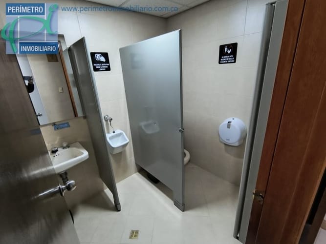 Oficina en arriendo en Milla De Oro, Medellín, 37 m² · foto 8 de 12