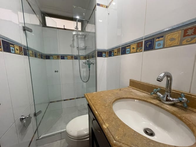 Apartamento de 3 alcobas en arriendo en El Poblado, Medellín, 138 m² · foto 19 de 20