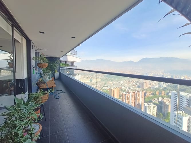 Apartamento de 3 alcobas en arriendo en San Diego, Medellín, 112 m² · foto 3 de 20