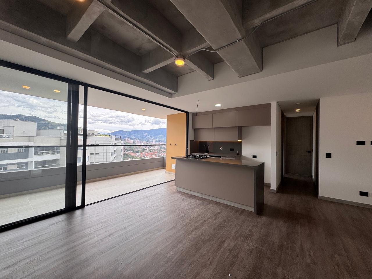 Apartamento en Arriendo en Loma del Esmeraldal, Envigado