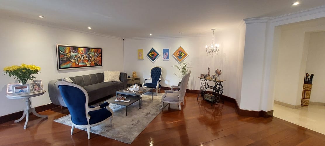Apartamento de 3 alcobas en venta en La Carolina, Bogotá, 173 m² · foto 6 de 24