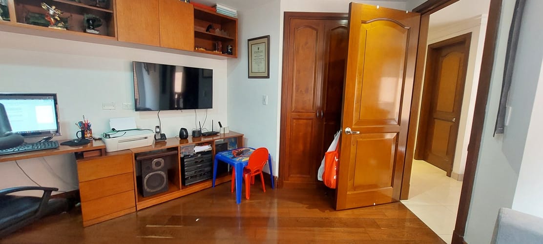 Apartamento de 3 alcobas en venta en La Carolina, Bogotá, 173 m² · foto 13 de 24