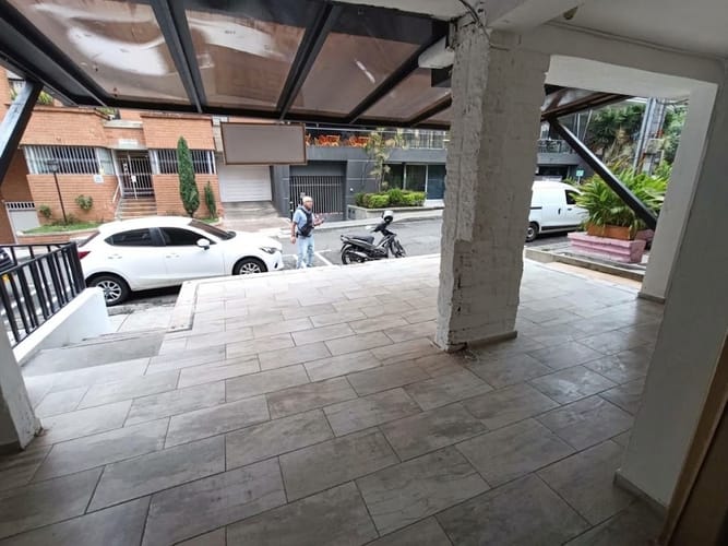 Local en arriendo en Laureles, Medellín, 156 m² · foto 2 de 20
