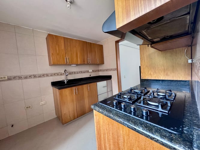 Apartamento de 3 alcobas en arriendo en El Poblado, Medellín, 145 m² · foto 5 de 20