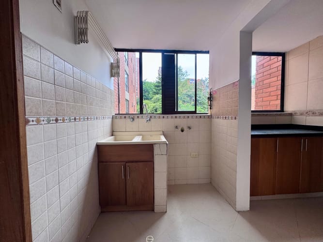 Apartamento de 3 alcobas en arriendo en El Poblado, Medellín, 145 m² · foto 8 de 20