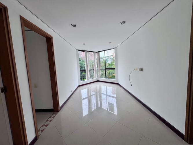 Apartamento de 3 alcobas en arriendo en El Poblado, Medellín, 145 m² · foto 10 de 20