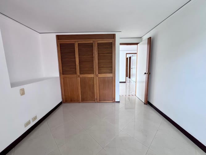 Apartamento de 3 alcobas en arriendo en El Poblado, Medellín, 145 m² · foto 13 de 20