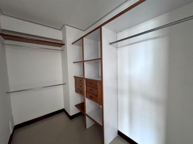 Apartamento de 3 alcobas en arriendo en El Poblado, Medellín, 145 m² · foto 19 de 20