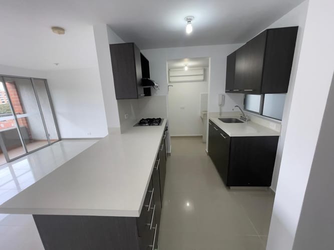 Apartamento de 3 alcobas en venta en Ub Dulazar, La Estrella, 76 m² · foto 3 de 17