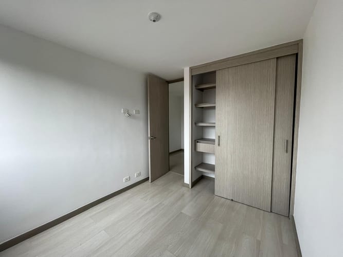 Apartamento de 3 alcobas en venta en Ub Dulazar, La Estrella, 76 m² · foto 9 de 17