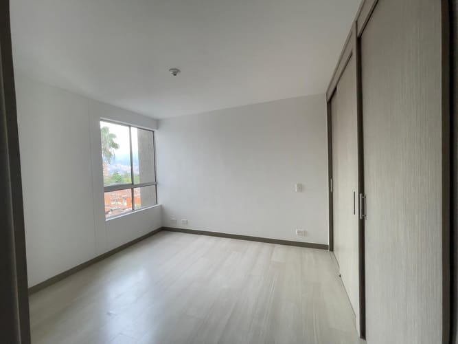 Apartamento de 3 alcobas en venta en Ub Dulazar, La Estrella, 76 m² · foto 10 de 17