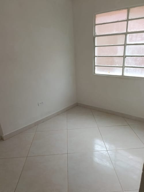 Casa de 4 alcobas en arriendo en Campo Valdes No.1, Medellín, 52 m² · foto 5 de 24
