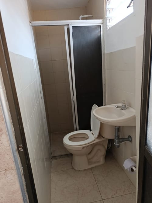 Casa de 4 alcobas en arriendo en Campo Valdes No.1, Medellín, 52 m² · foto 7 de 24