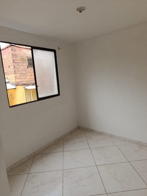 Casa de 4 alcobas en arriendo en Campo Valdes No.1, Medellín, 52 m² · foto 9 de 24
