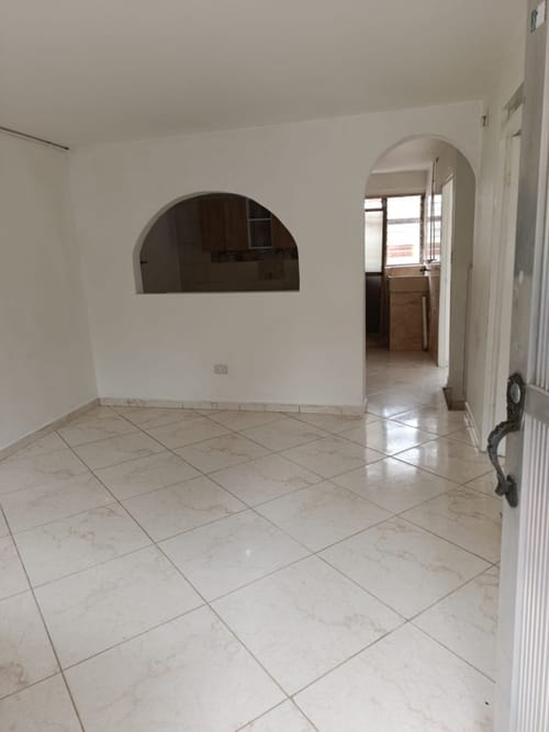 Casa de 4 alcobas en arriendo en Campo Valdes No.1, Medellín, 52 m² · foto 11 de 24