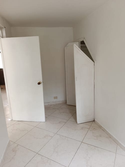 Casa de 4 alcobas en arriendo en Campo Valdes No.1, Medellín, 52 m² · foto 12 de 24