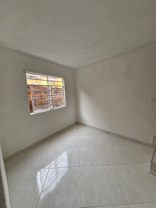 Casa de 4 alcobas en arriendo en Campo Valdes No.1, Medellín, 52 m² · foto 14 de 24