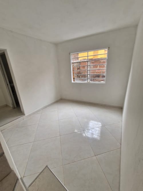 Casa de 4 alcobas en arriendo en Campo Valdes No.1, Medellín, 52 m² · foto 19 de 24