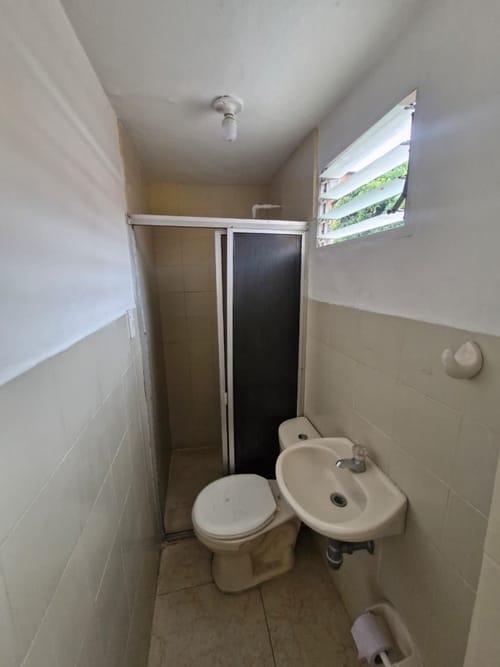 Casa de 4 alcobas en arriendo en Campo Valdes No.1, Medellín, 52 m² · foto 21 de 24