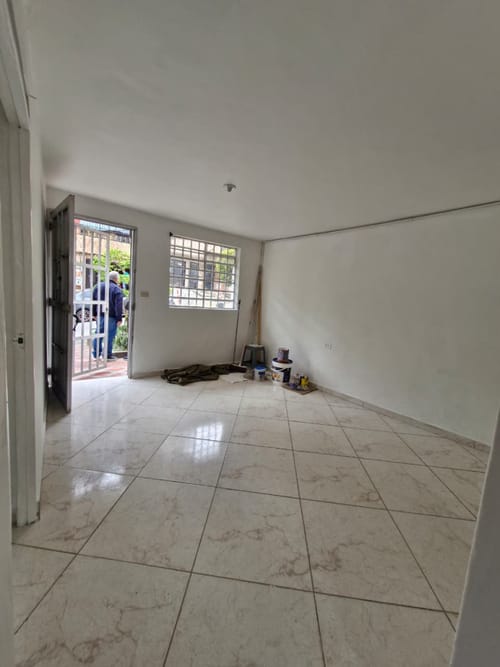 Casa de 4 alcobas en arriendo en Campo Valdes No.1, Medellín, 52 m² · foto 23 de 24