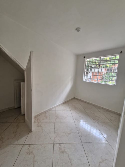 Casa de 4 alcobas en arriendo en Campo Valdes No.1, Medellín, 52 m² · foto 24 de 24