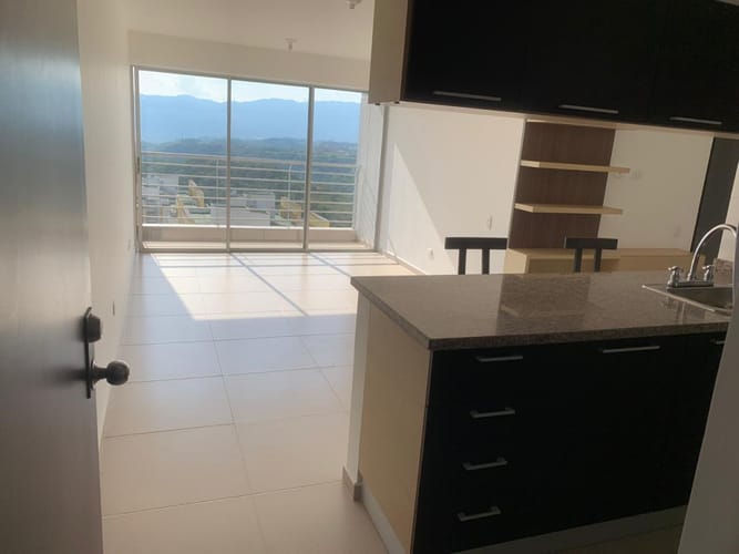 Apartamento de 2 alcobas en venta en Cañaveral, Floridablanca, 61 m² · foto 2 de 17