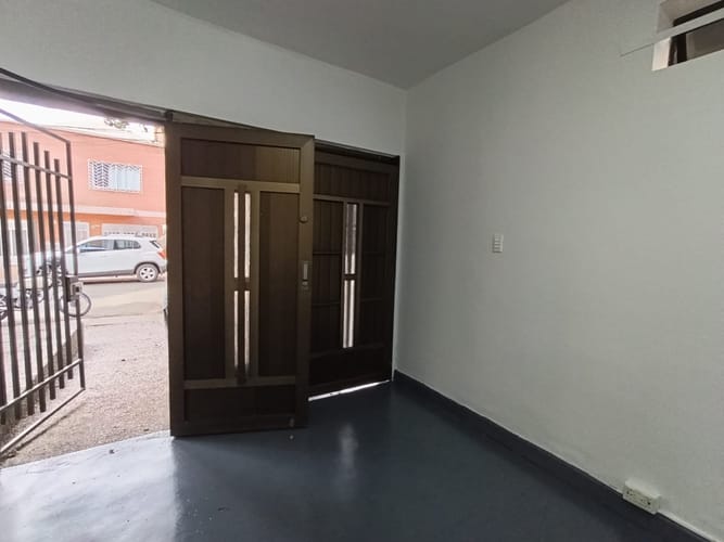 Local en arriendo en Laureles, Medellín, 18 m² · foto 2 de 20