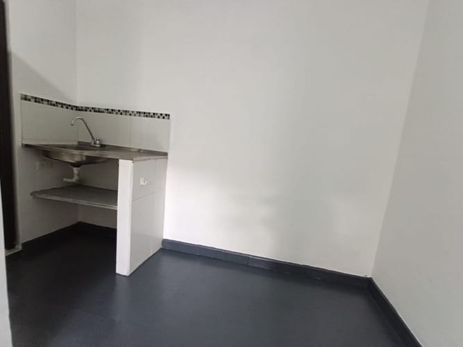 Local en arriendo en Laureles, Medellín, 18 m² · foto 10 de 20
