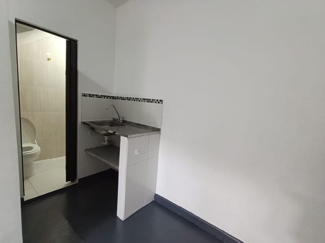Local en arriendo en Laureles, Medellín, 18 m² · foto 12 de 20