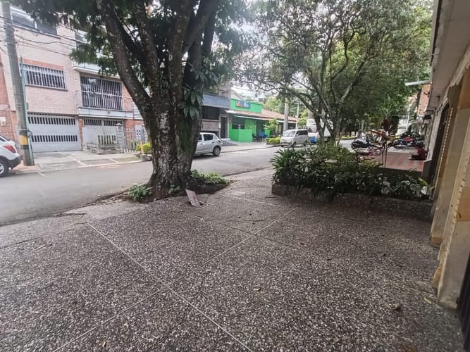 Local en arriendo en Laureles, Medellín, 18 m² · foto 17 de 20