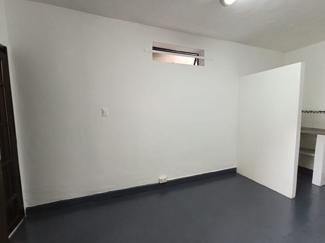 Local en arriendo en Laureles, Medellín, 18 m² · foto 19 de 20