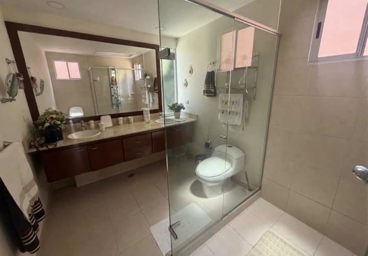 Casa de 3 alcobas en venta en El Poblado, Envigado, 237 m² · foto 10 de 19
