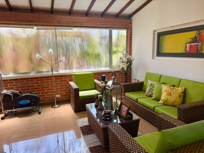 Casa de 3 alcobas en venta en El Poblado, Envigado, 237 m² · foto 3 de 19