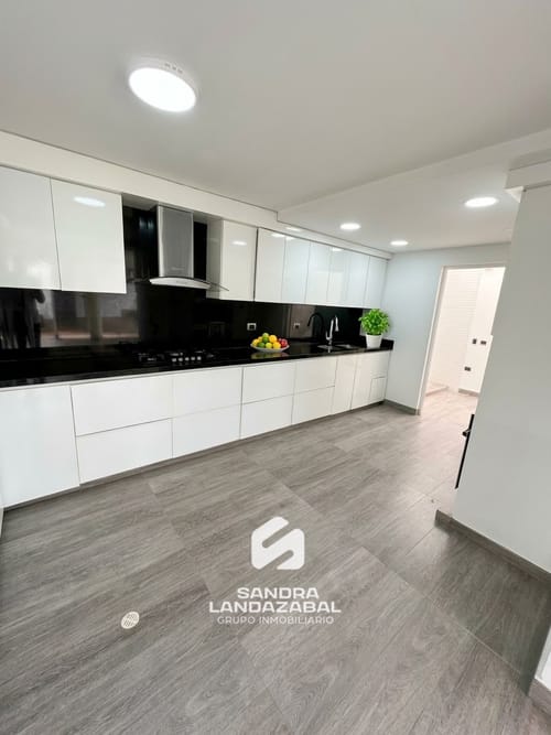 Casa de 5 alcobas en venta en Lagos Del Cacique, Bucaramanga, 339 m² · foto 4 de 24