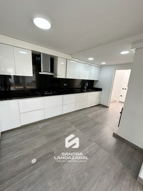 Casa de 5 alcobas en venta en Lagos Del Cacique, Bucaramanga, 339 m² · foto 5 de 24