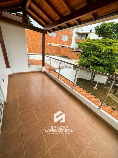 Casa de 5 alcobas en venta en Lagos Del Cacique, Bucaramanga, 339 m² · foto 16 de 24