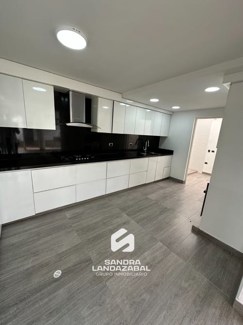 Casa de 5 alcobas en venta en Lagos Del Cacique, Bucaramanga, 339 m² · foto 11 de 24