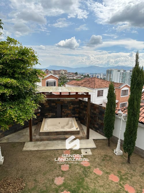 Casa de 5 alcobas en venta en Lagos Del Cacique, Bucaramanga, 339 m² · foto 9 de 24